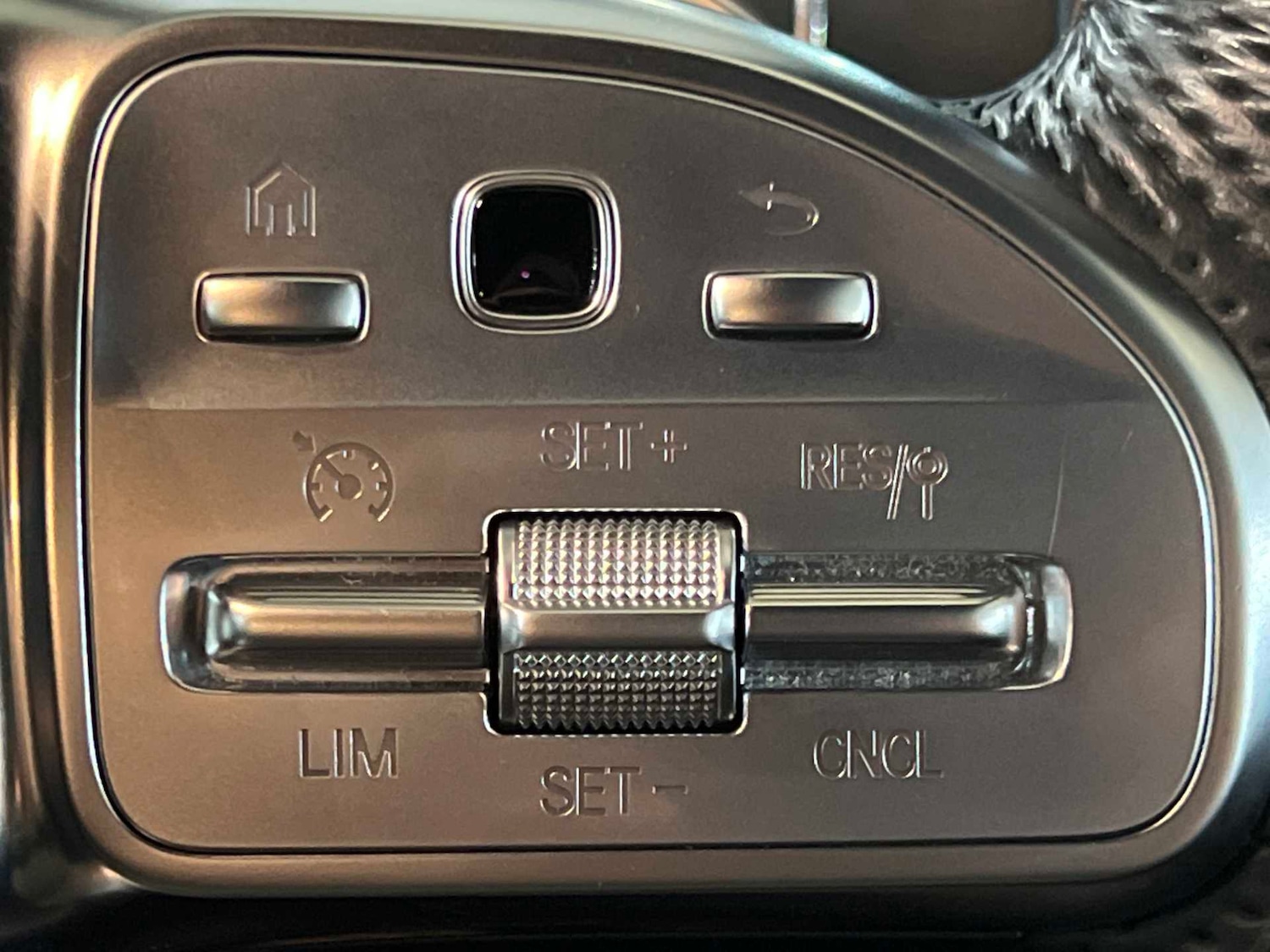 Used Mercedes-Benz EQC 2023 for sale - 76661860: Photo 33