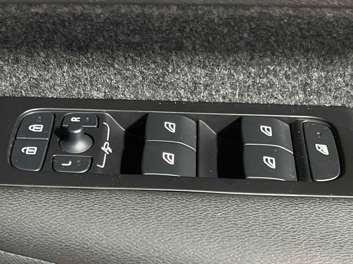 Used Volvo XC40 2022 for sale - 78149074: Photo 34