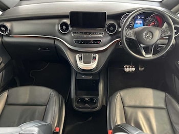 Used Mercedes-Benz V-Class 2023 for sale - 75217329: Photo