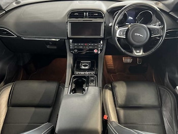 Used Jaguar F-Pace 2019 for sale - 75637752: Photo