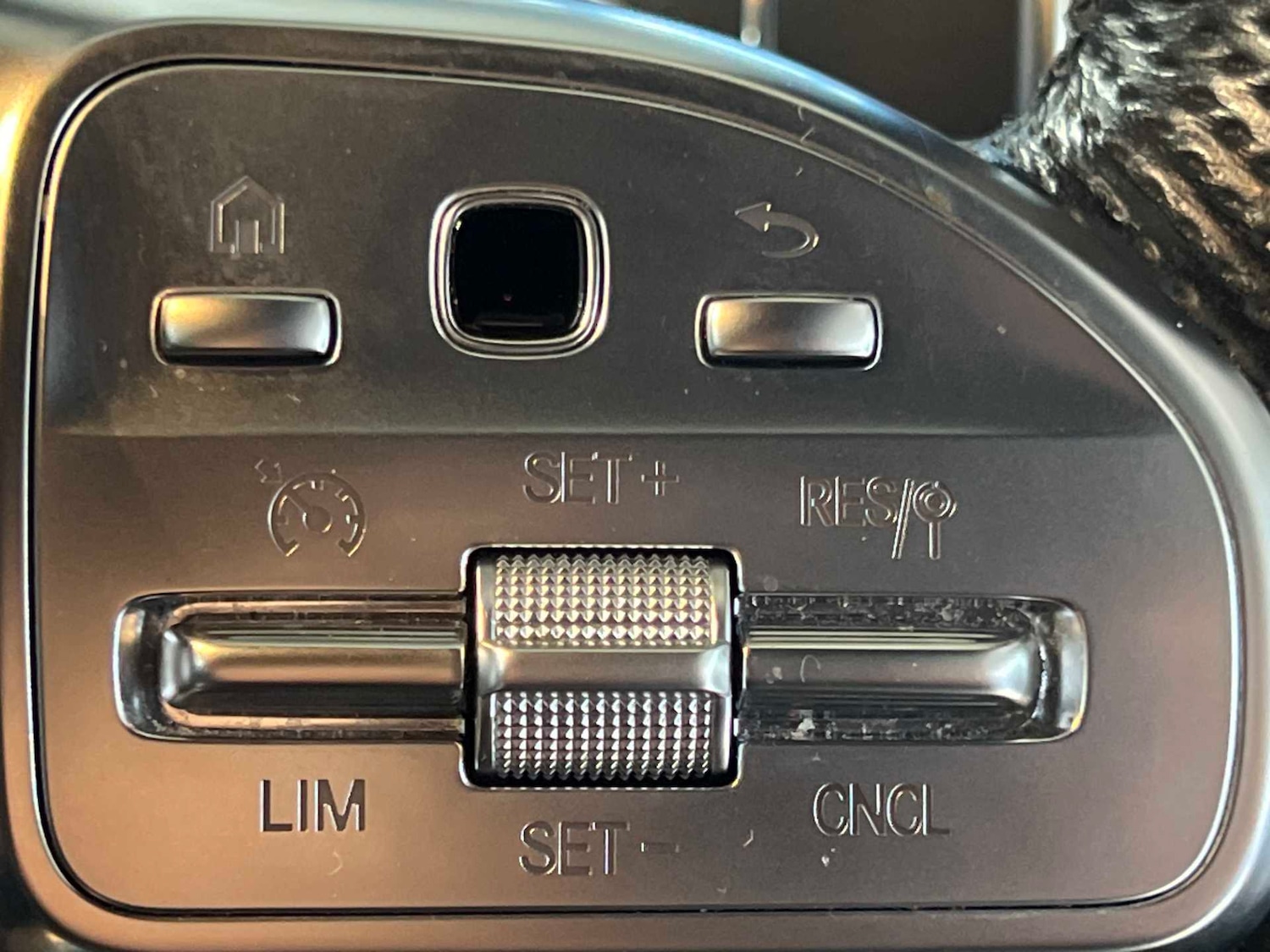 Used Mercedes-Benz EQC 2022 for sale - 76661904: Photo 32