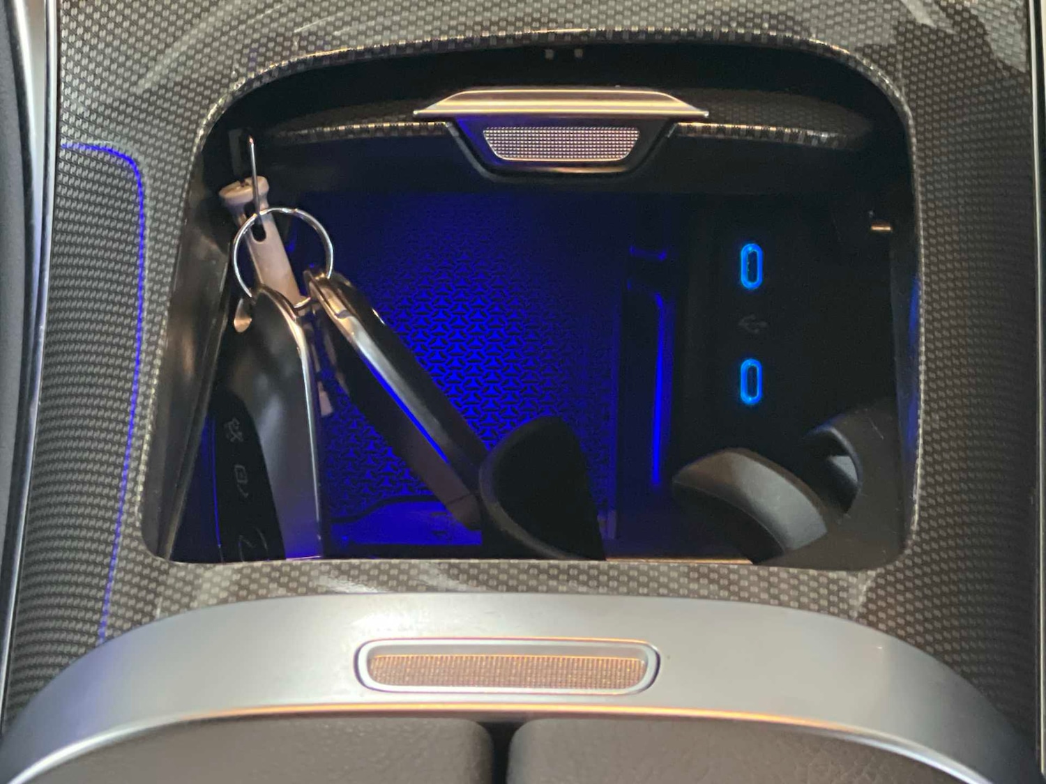 Used Mercedes-Benz GLC 2024 for sale - 76648927: Photo 18