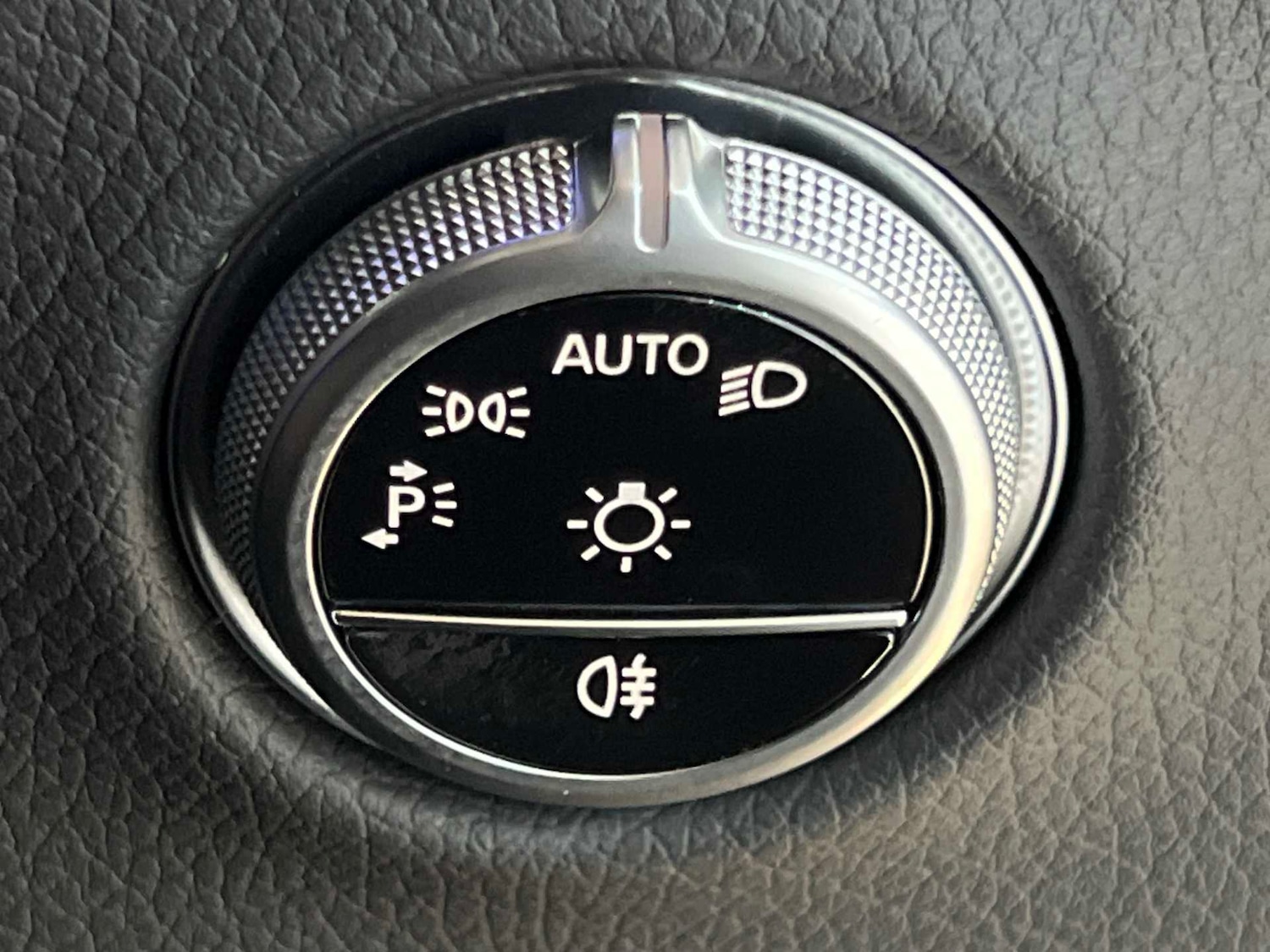 Used Mercedes-Benz GLC 2024 for sale - 76648927: Photo 33