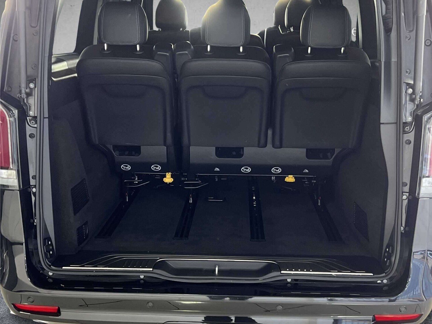 Used Mercedes-Benz V-Class 2025 for sale - 77740848: Photo 12