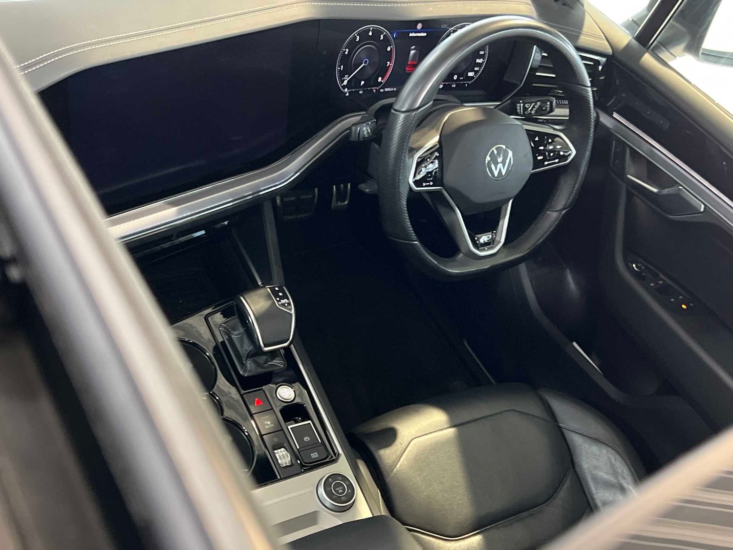 Used Volkswagen Touareg 2021 for sale - 77527073: Photo 4