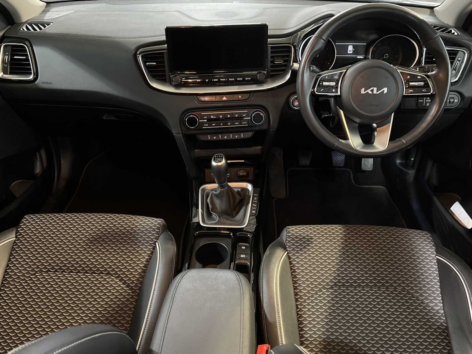 Used Kia XCeed 2023 for sale - 76141754: Photo 3