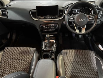 Used Kia XCeed 2023 for sale - 76141754: Photo 3