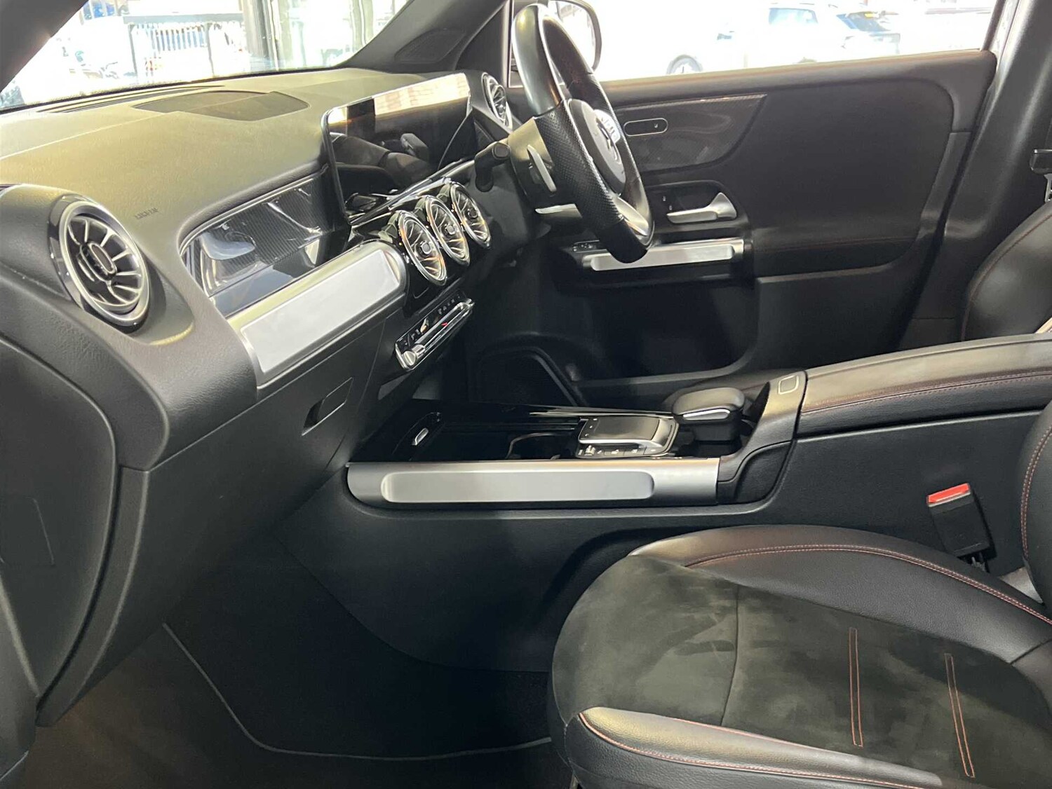 Used Mercedes-Benz GLB 2023 for sale - 77996209: Photo 21