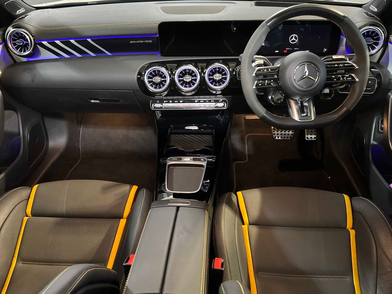 Used Mercedes-Benz CLA for sale - 77361301: Photo 3