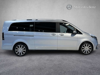 Used Mercedes-Benz V-Class 2025 for sale - 77859445: Photo