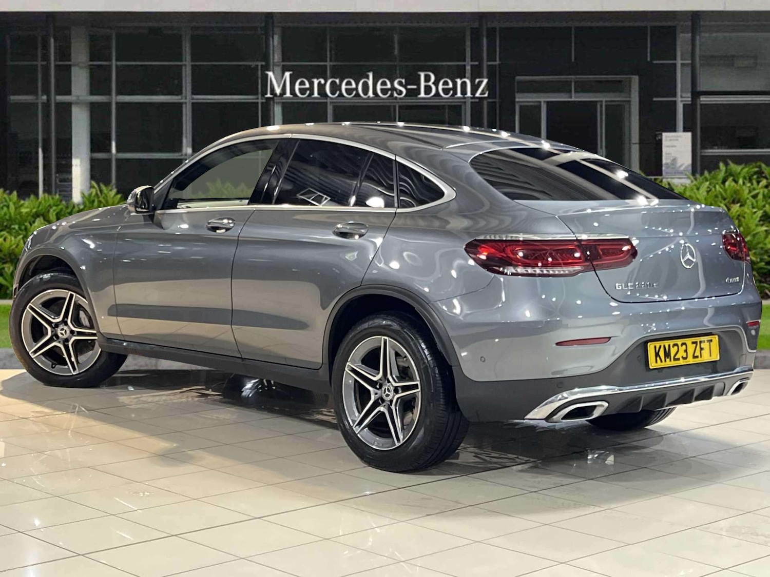 Used Mercedes-Benz GLC 2023 for sale - 76889879: Photo 2