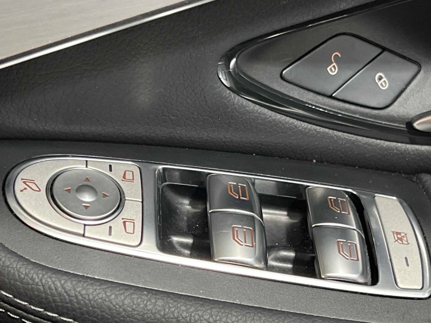 Used Mercedes-Benz GLC 2023 for sale - 76889879: Photo 34