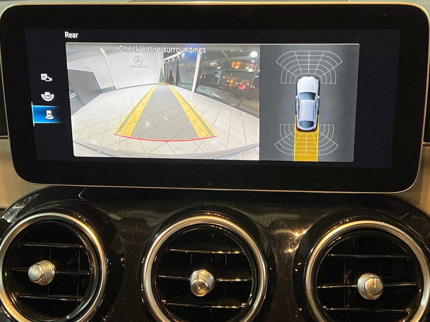 Used Mercedes-Benz GLC 2023 for sale - 76889879: Photo 4