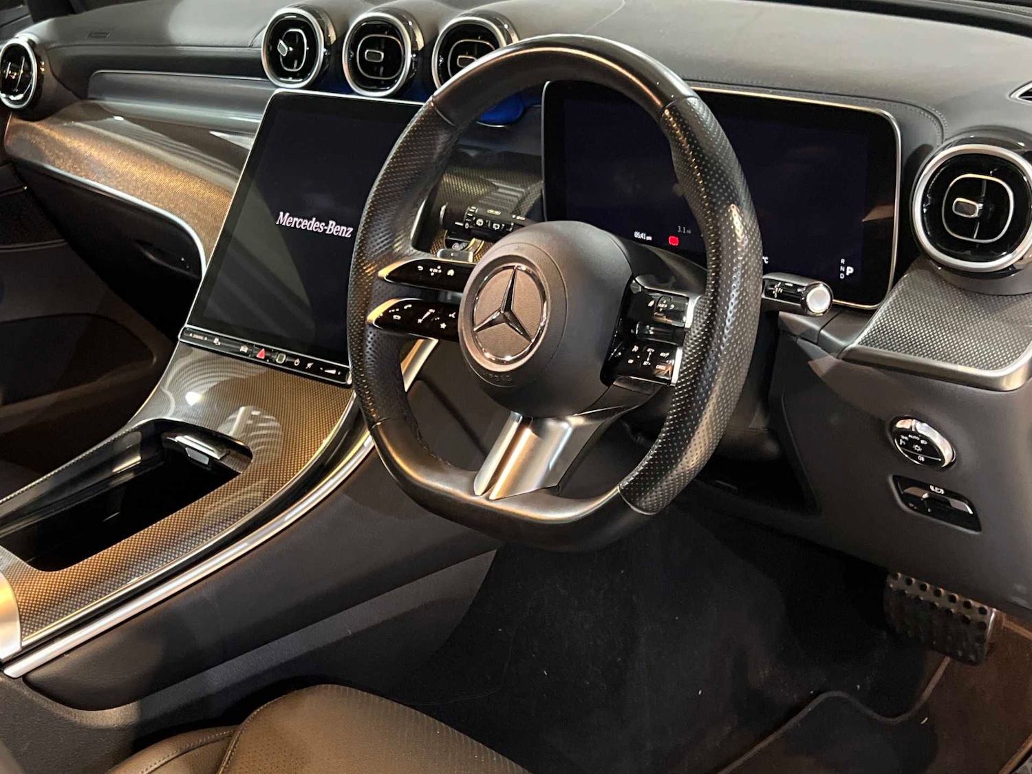 Used Mercedes-Benz GLC 2023 for sale - 76668913: Photo 15