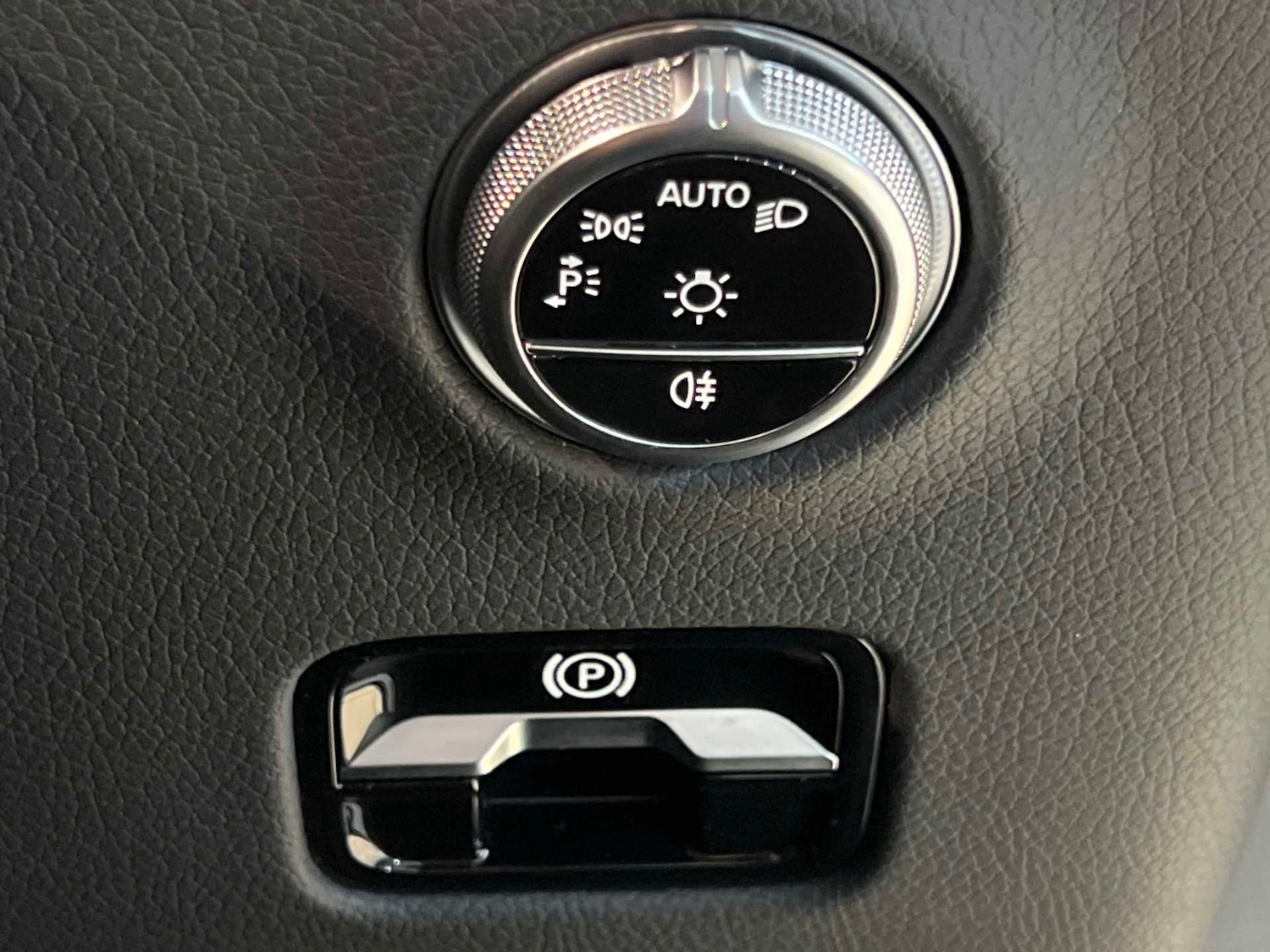 Used Mercedes-Benz GLC 2024 for sale - 77282067: Photo 23