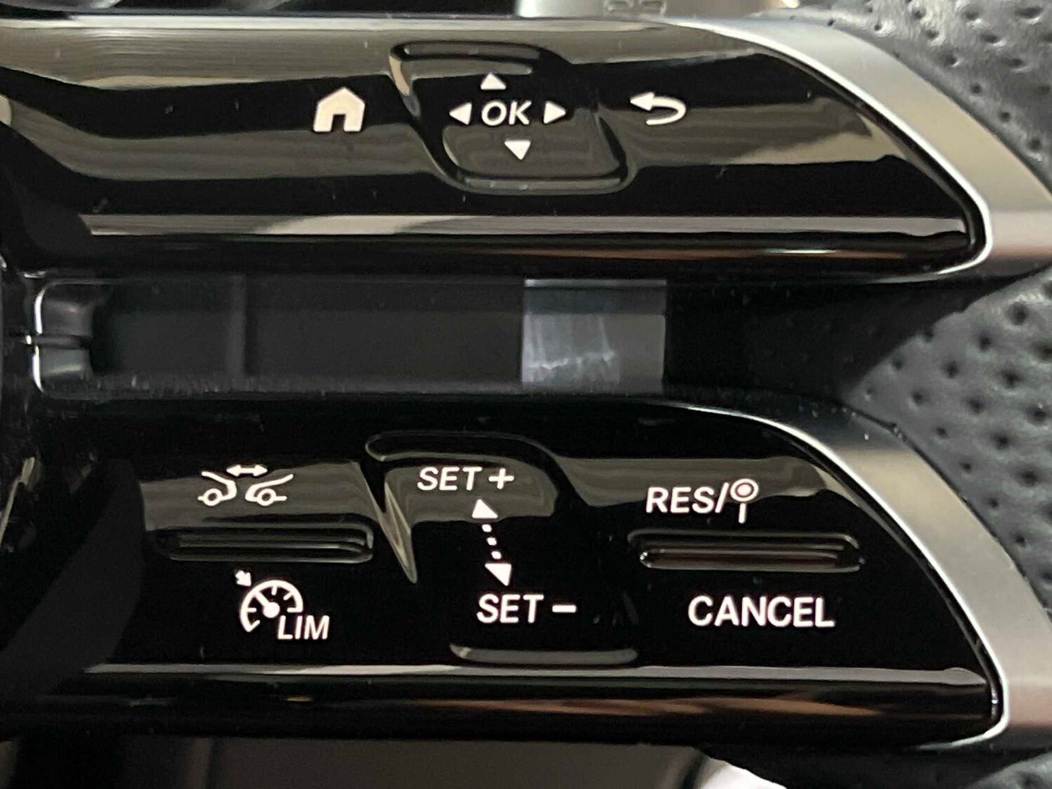 Used Mercedes-Benz GLC 2024 for sale - 77282067: Photo 33