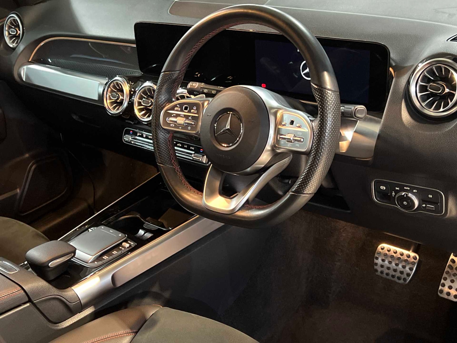 Used Mercedes-Benz GLB 2022 for sale - 77011015: Photo 14