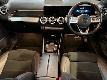 Used Mercedes-Benz GLB 2022 for sale - 77011015: Photo