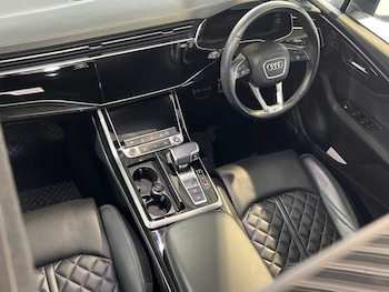 Used Audi Q7 2023 for sale - 76100592: Photo