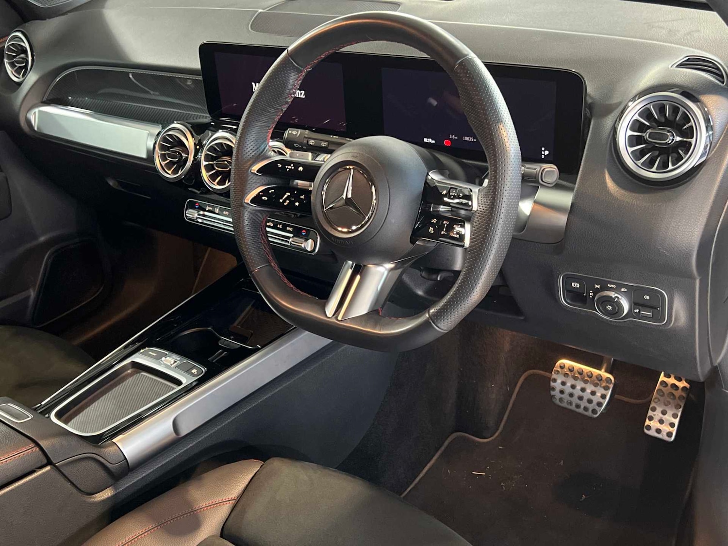 Used Mercedes-Benz GLB 2025 for sale - 76928915: Photo 15