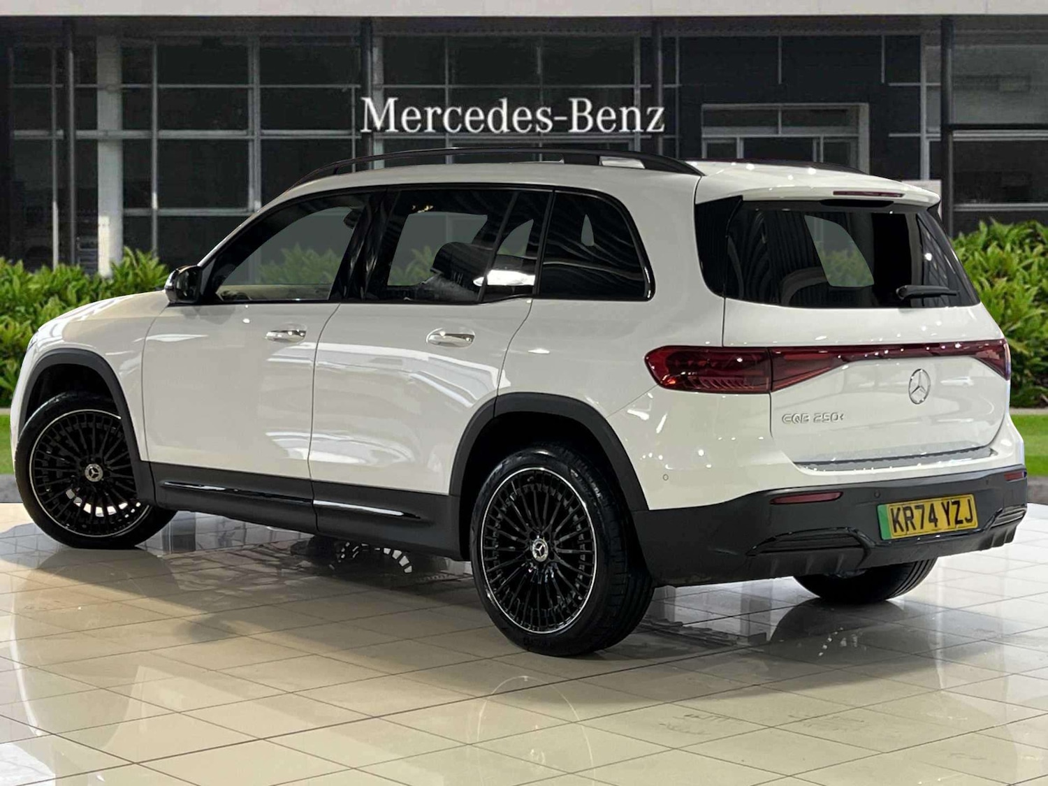 Used Mercedes-Benz EQB for sale - 77239917: Photo 2