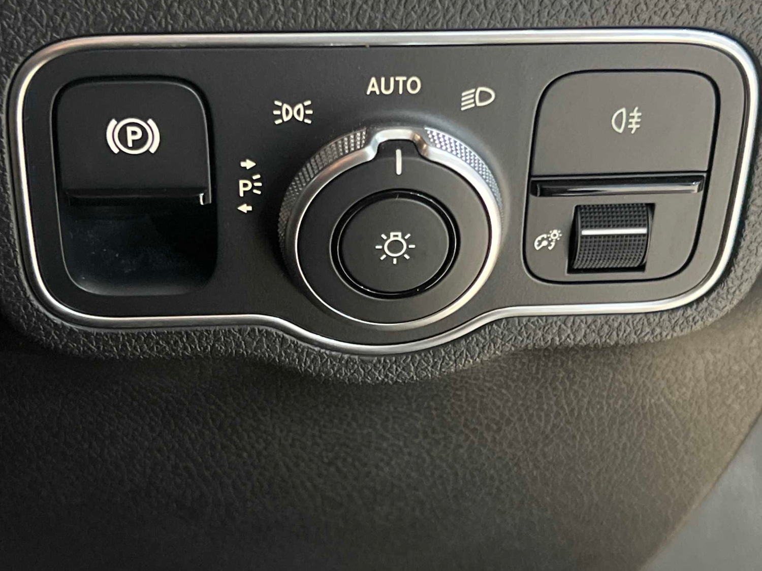 Used Mercedes-Benz EQB for sale - 77239917: Photo 23