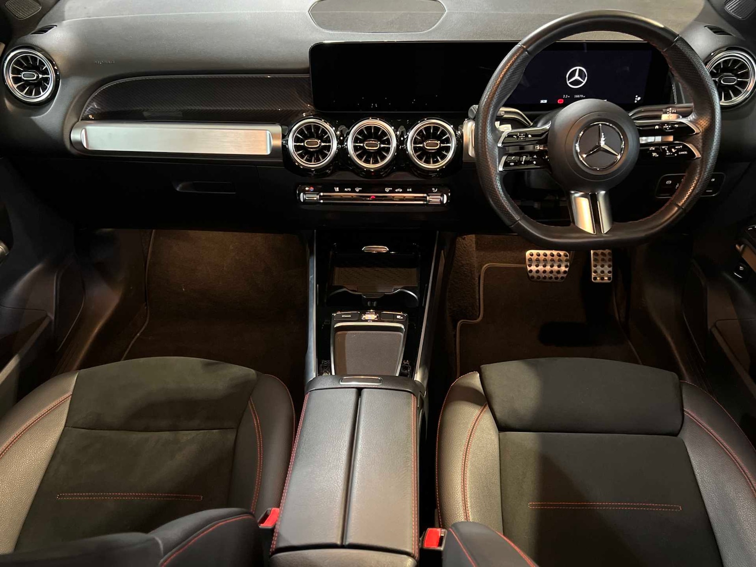 Used Mercedes-Benz GLB 2024 for sale - 76540794: Photo 3