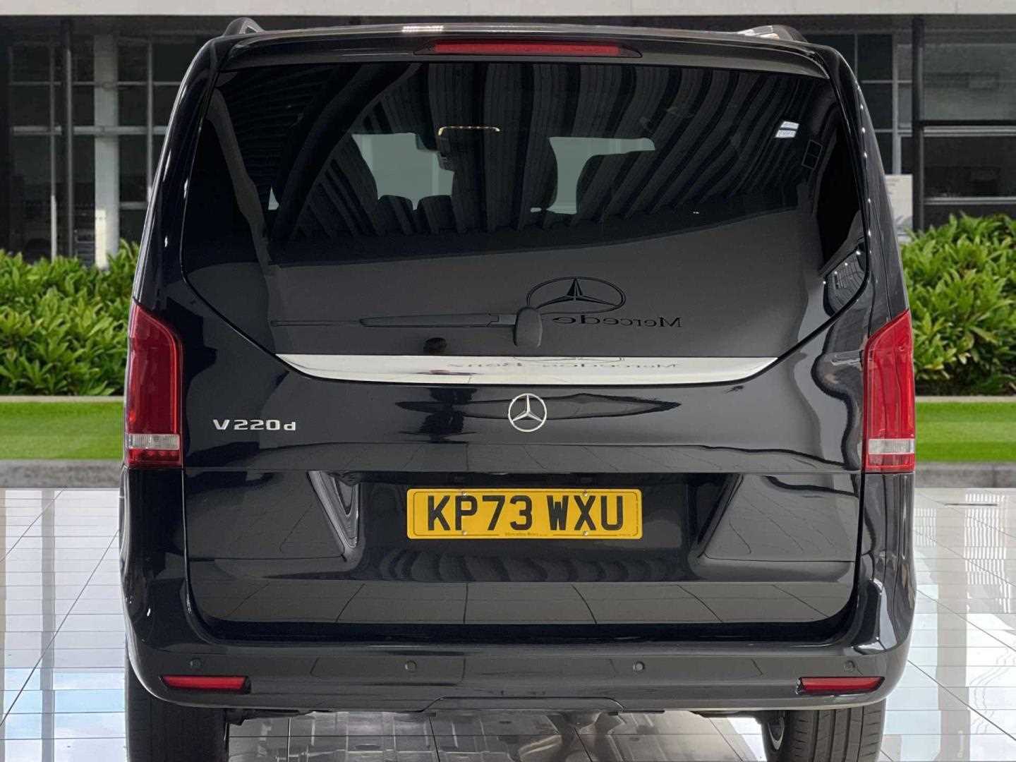 Used Mercedes-Benz V-Class 2023 for sale - 76034869: Photo 7