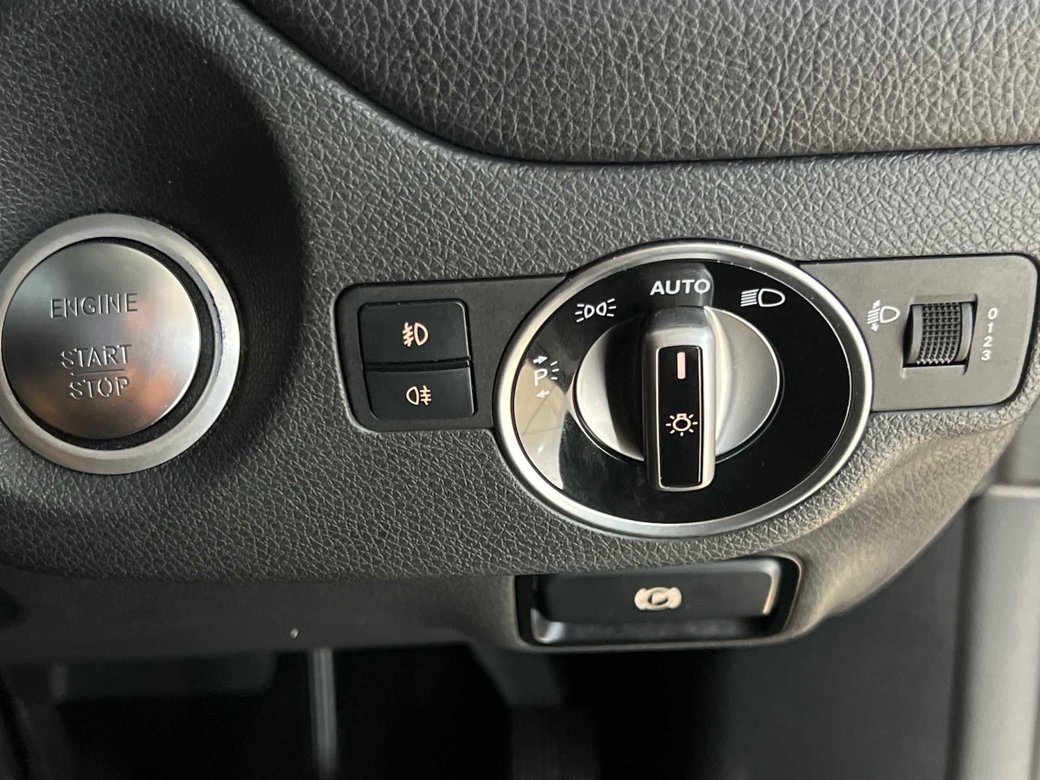 Used Mercedes-Benz GLA 2017 for sale - 77083078: Photo 33