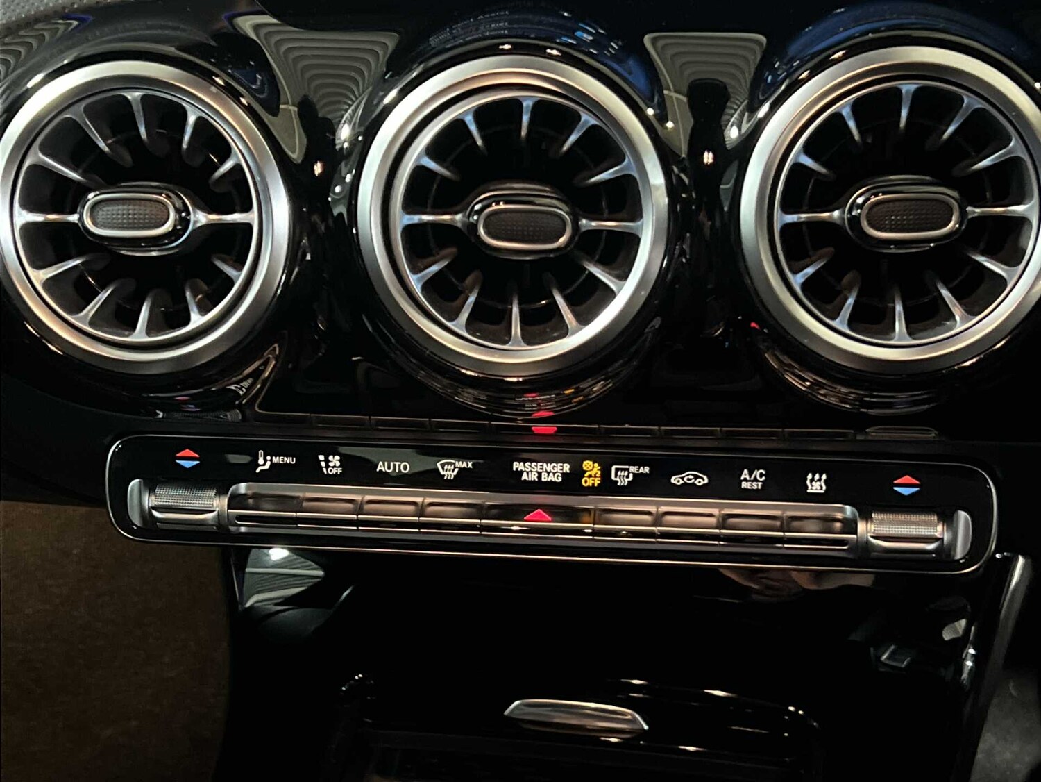 Used Mercedes-Benz CLA for sale - 77885844: Photo 34