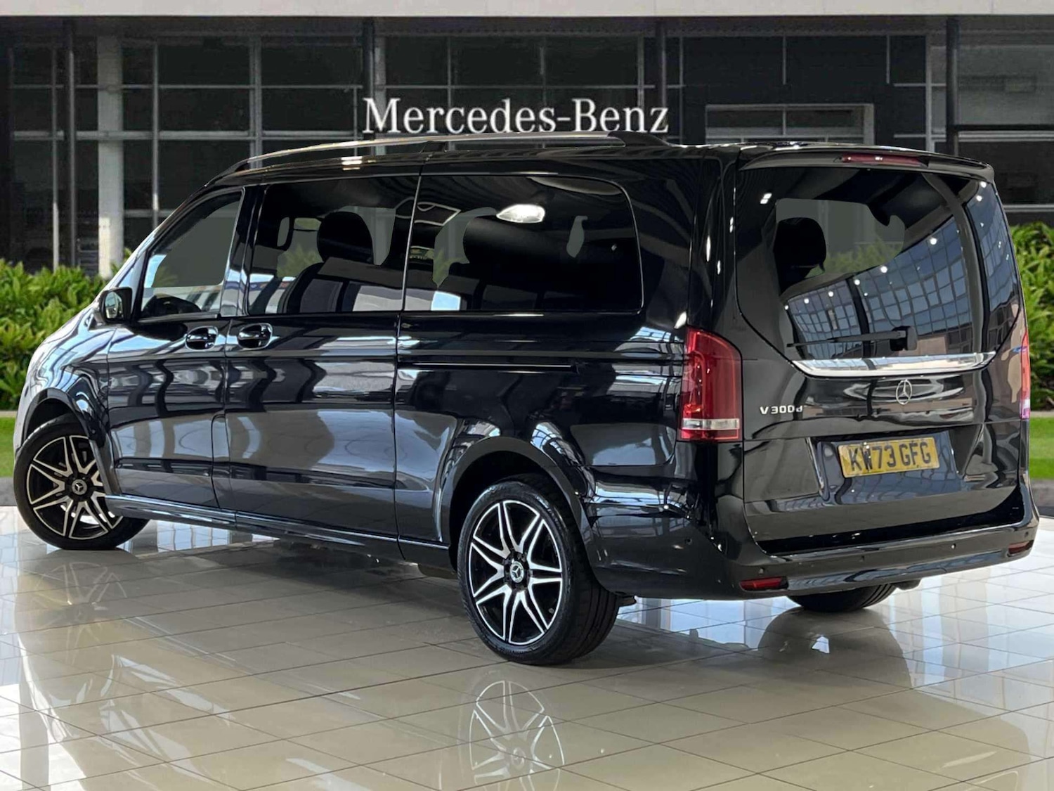 Used Mercedes-Benz V-Class 2023 for sale - 75951362: Photo 2