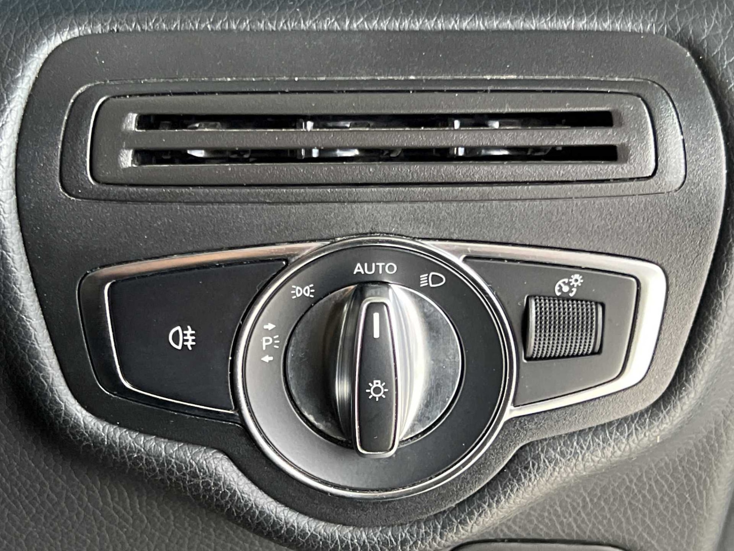 Used Mercedes-Benz V-Class 2023 for sale - 75951362: Photo 34