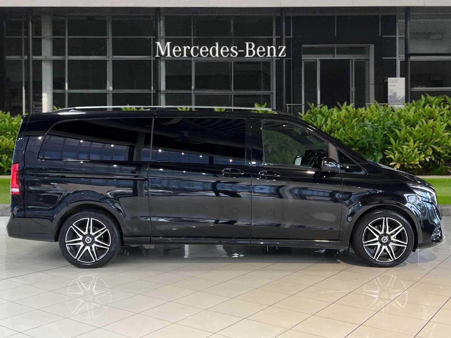 Used Mercedes-Benz V-Class 2023 for sale - 75951362: Photo 5