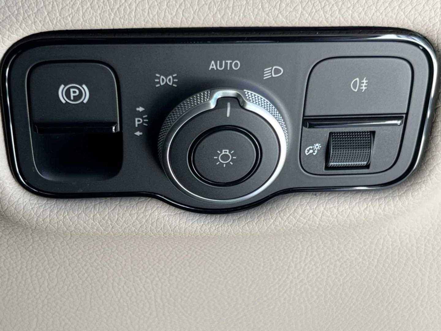 Used Mercedes-Benz V-Class 2025 for sale - 77886034: Photo 22