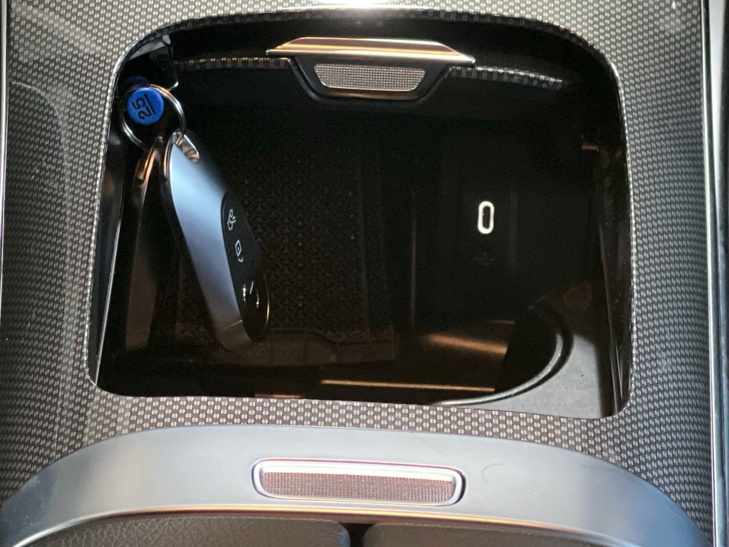 Used Mercedes-Benz GLC 2024 for sale - 76636698: Photo 19