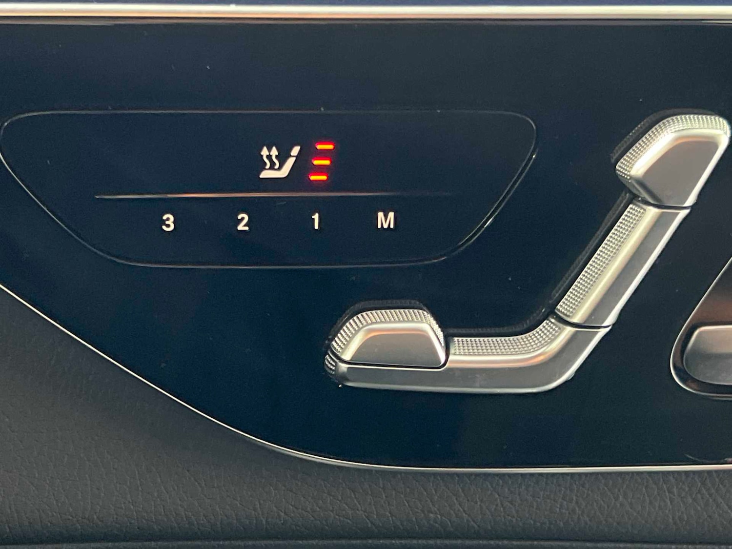 Used Mercedes-Benz GLC 2024 for sale - 76636698: Photo 24