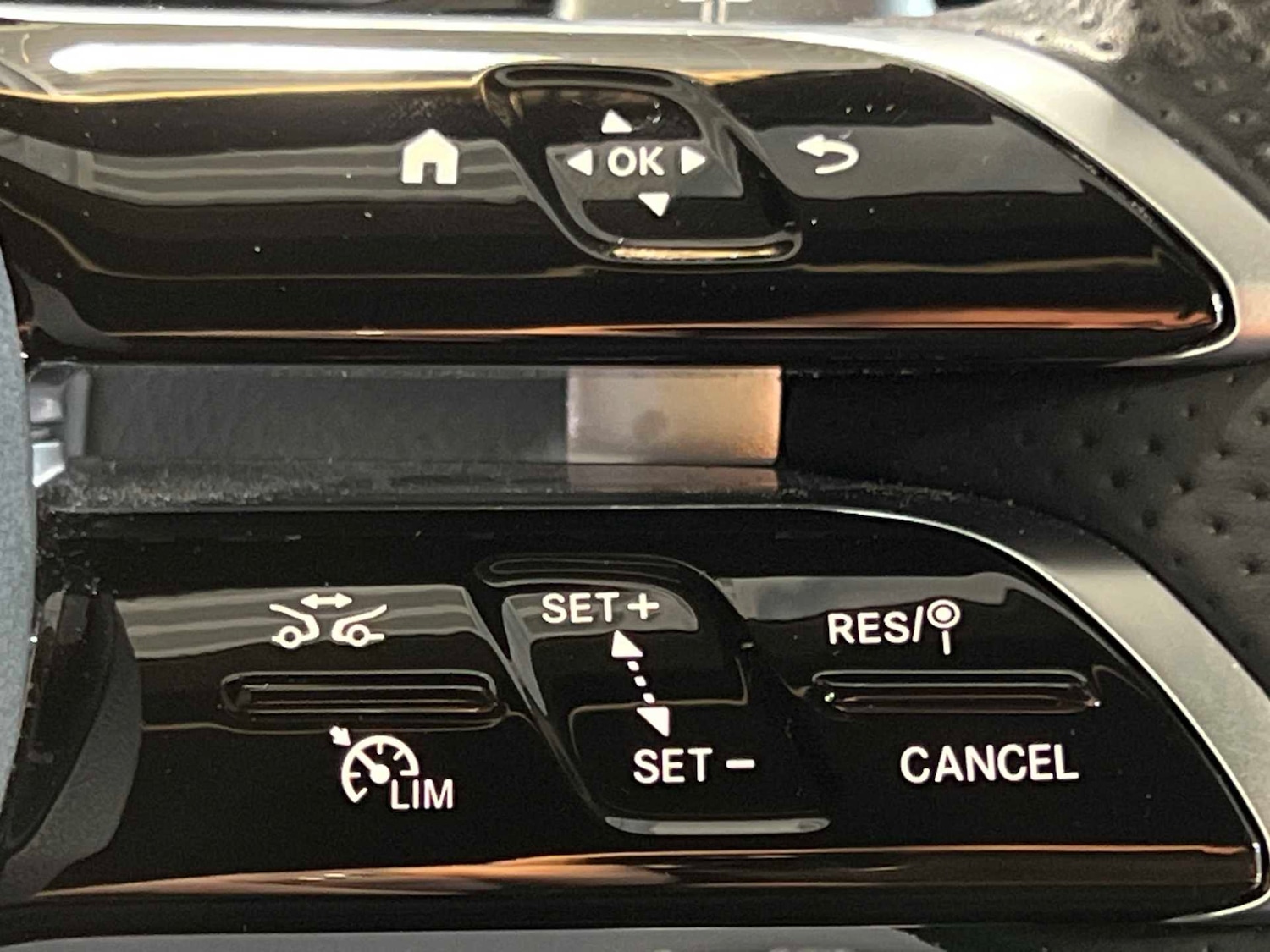 Used Mercedes-Benz GLC 2024 for sale - 76636698: Photo 32