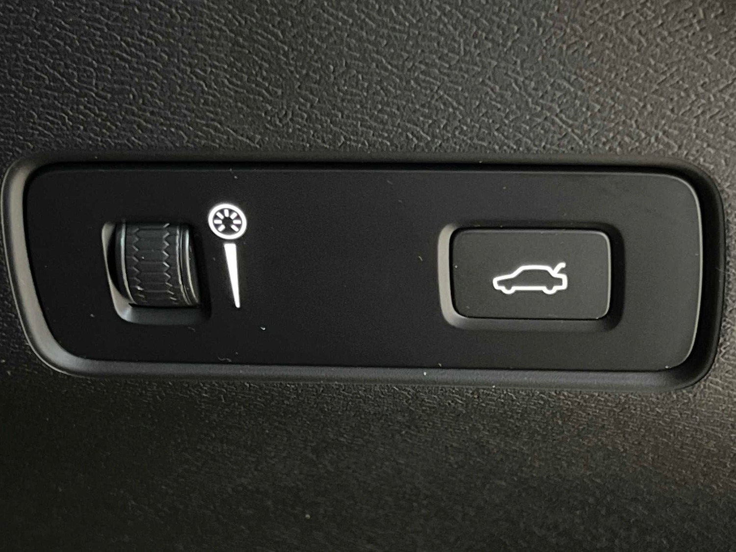 Used Volvo XC40 2022 for sale - 76553083: Photo 33