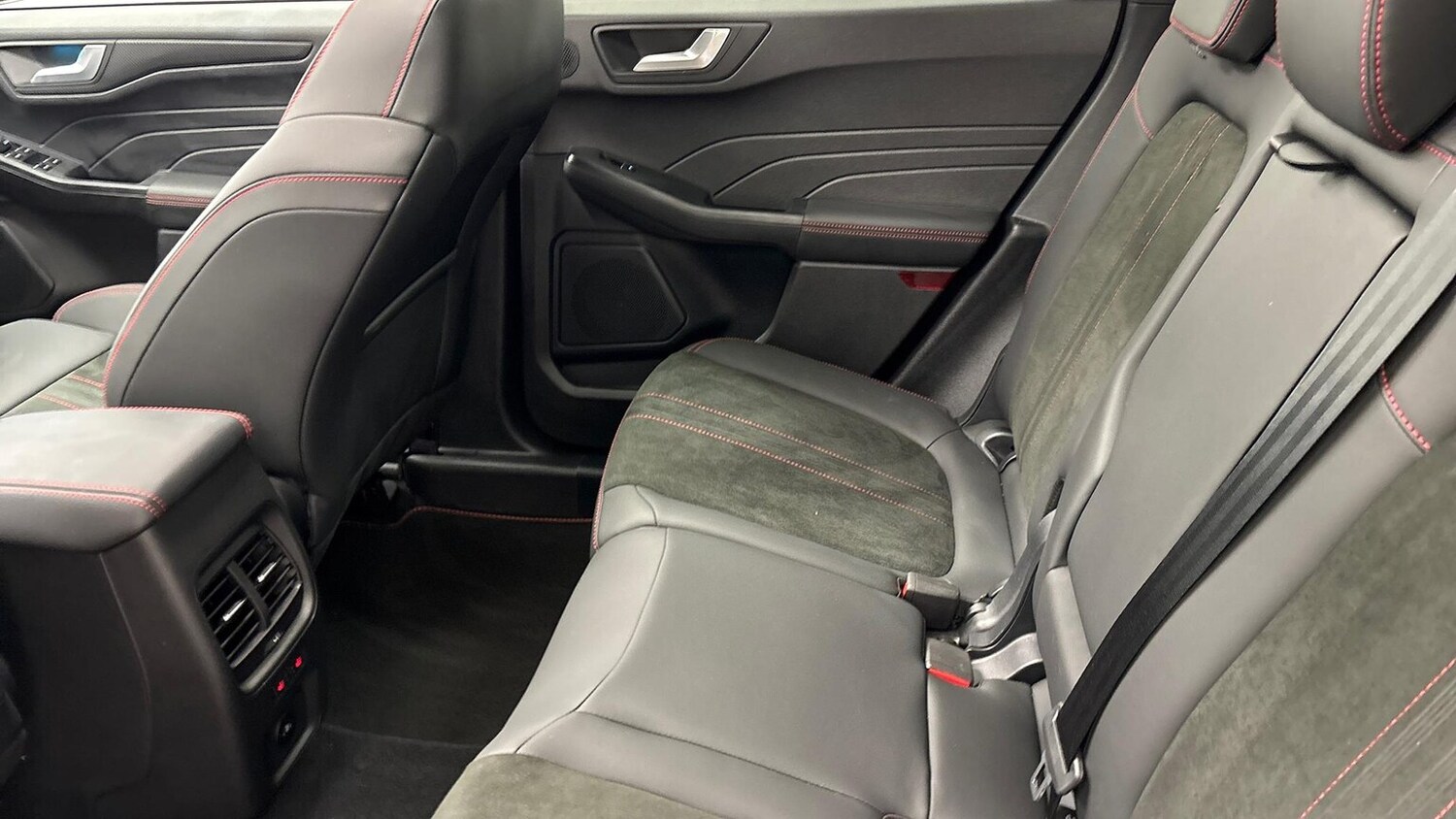 Used Ford Kuga 2025 for sale - 76477230: Photo 28