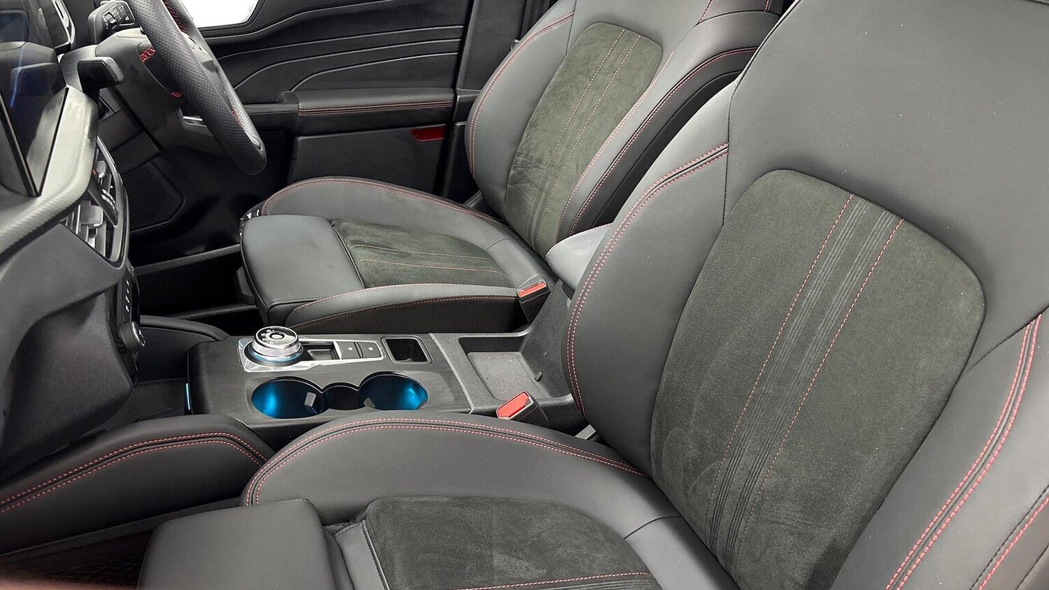 Used Ford Kuga 2025 for sale - 76477230: Photo 7