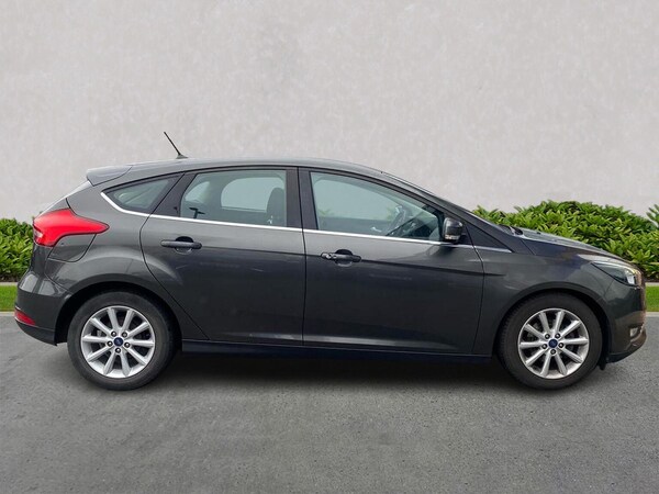 Used Ford Focus 2017 for sale - 76207446: Photo 3
