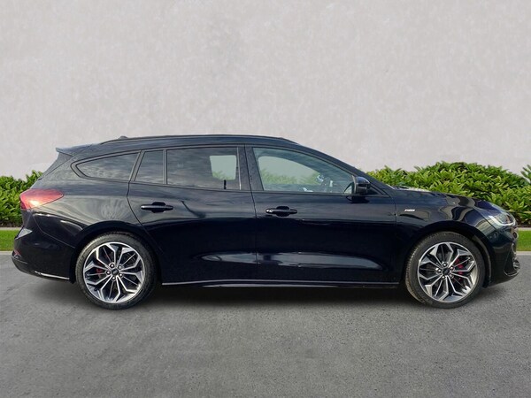 Used Ford Focus 2023 for sale - 76134328: Photo 2