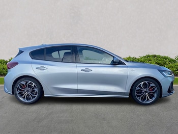 Used Ford Focus 2022 for sale - 76391712: Photo