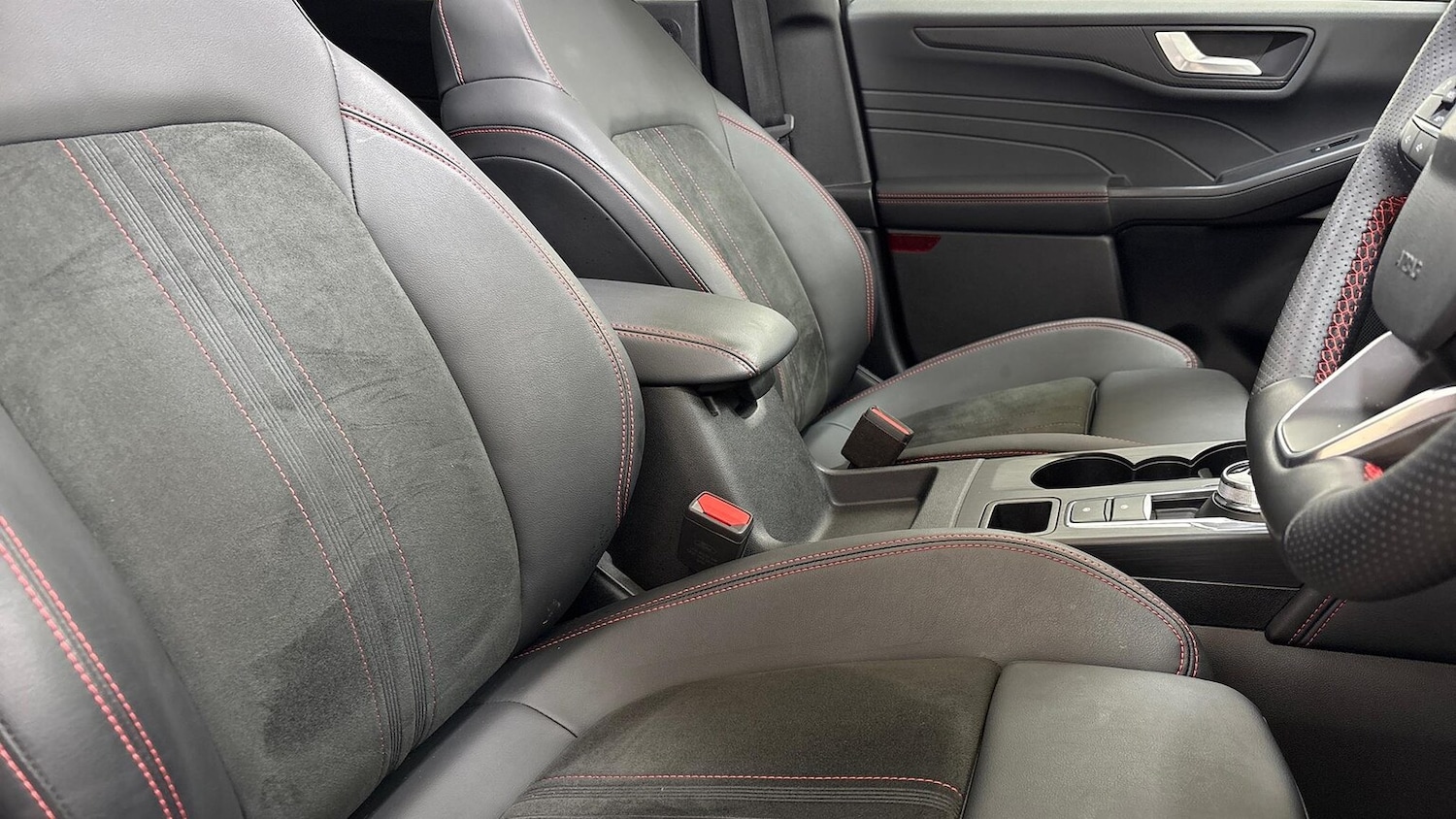 Used Ford Kuga 2025 for sale - 76706472: Photo 25