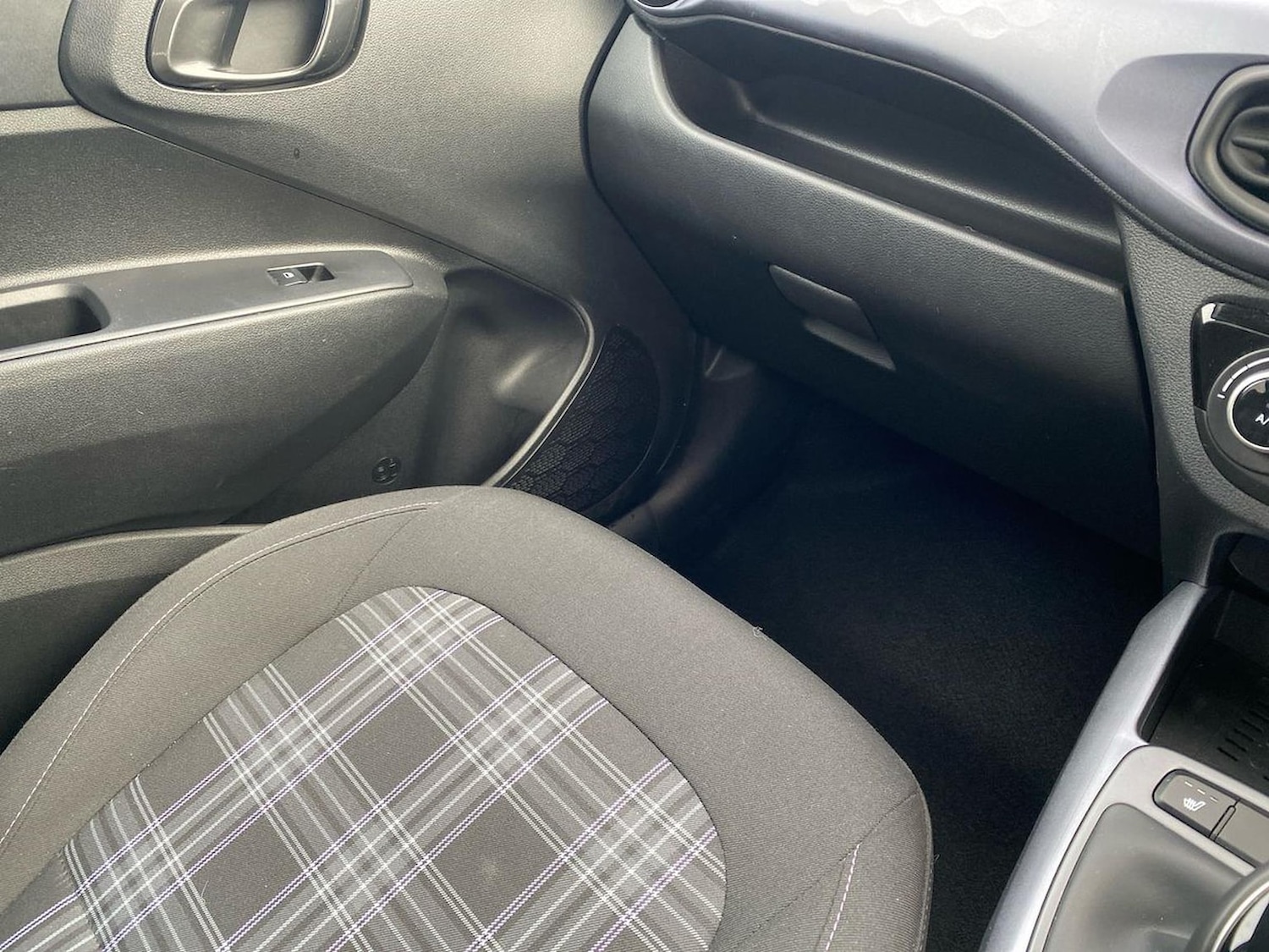 Used Hyundai i10 2023 for sale - 76651292: Photo 13