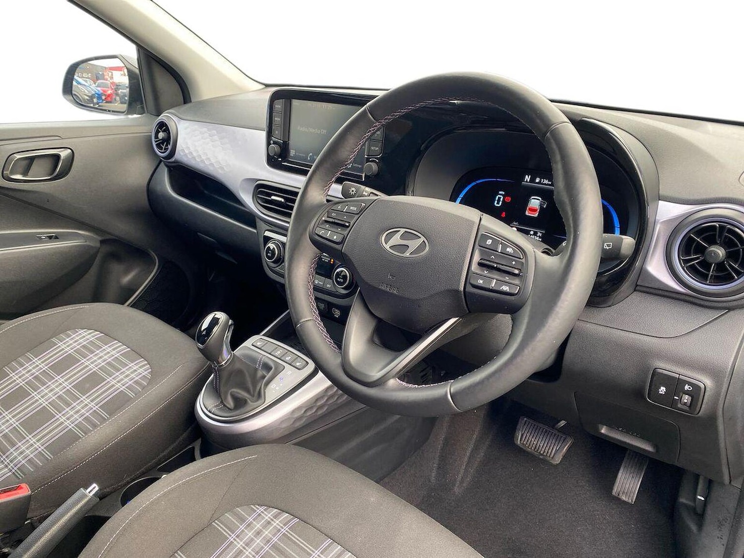 Used Hyundai i10 2023 for sale - 76651292: Photo 15