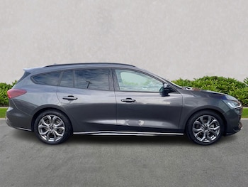 Used Ford Focus 2022 for sale - 76035809: Photo