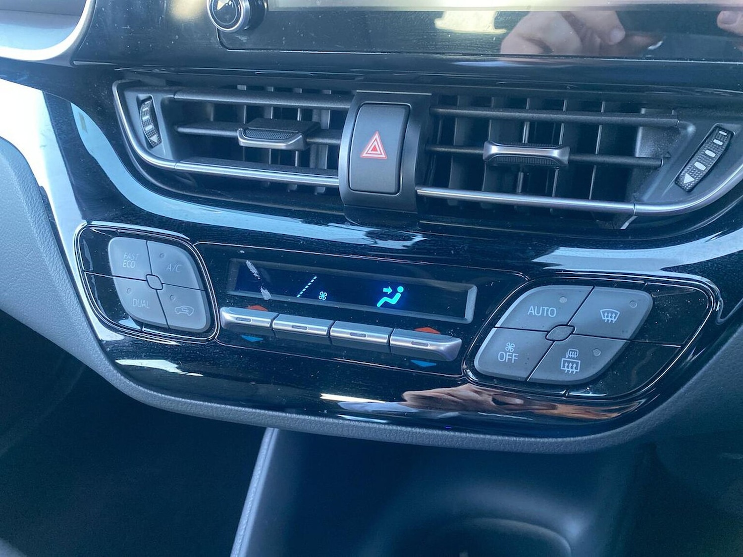 Used Toyota C-HR 2022 for sale - 76892128: Photo 12