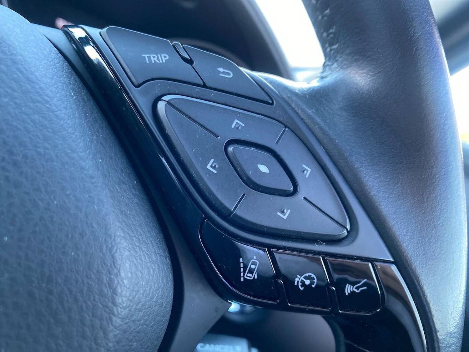 Used Toyota C-HR 2022 for sale - 76892128: Photo 27