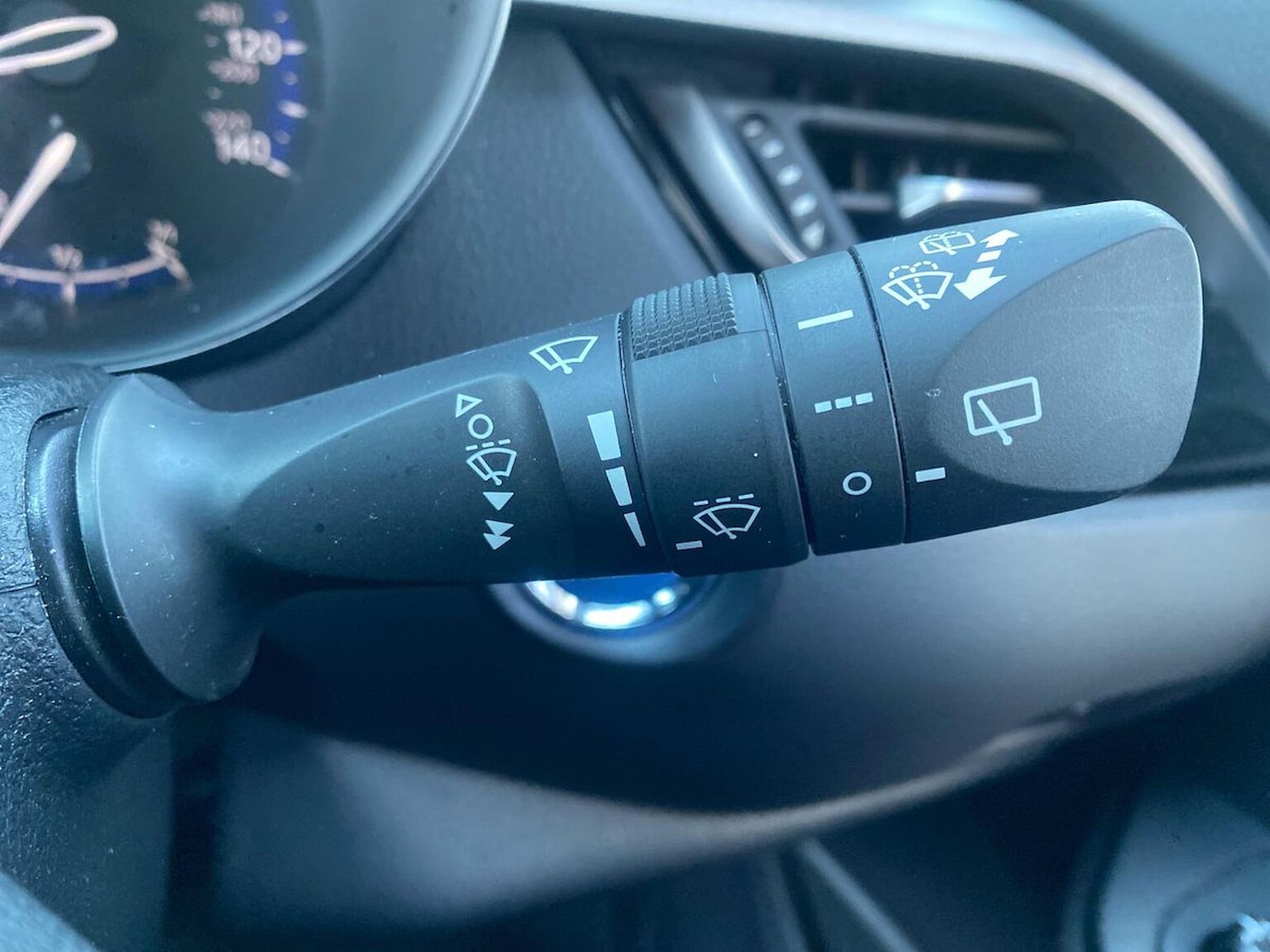 Used Toyota C-HR 2022 for sale - 76892128: Photo 29